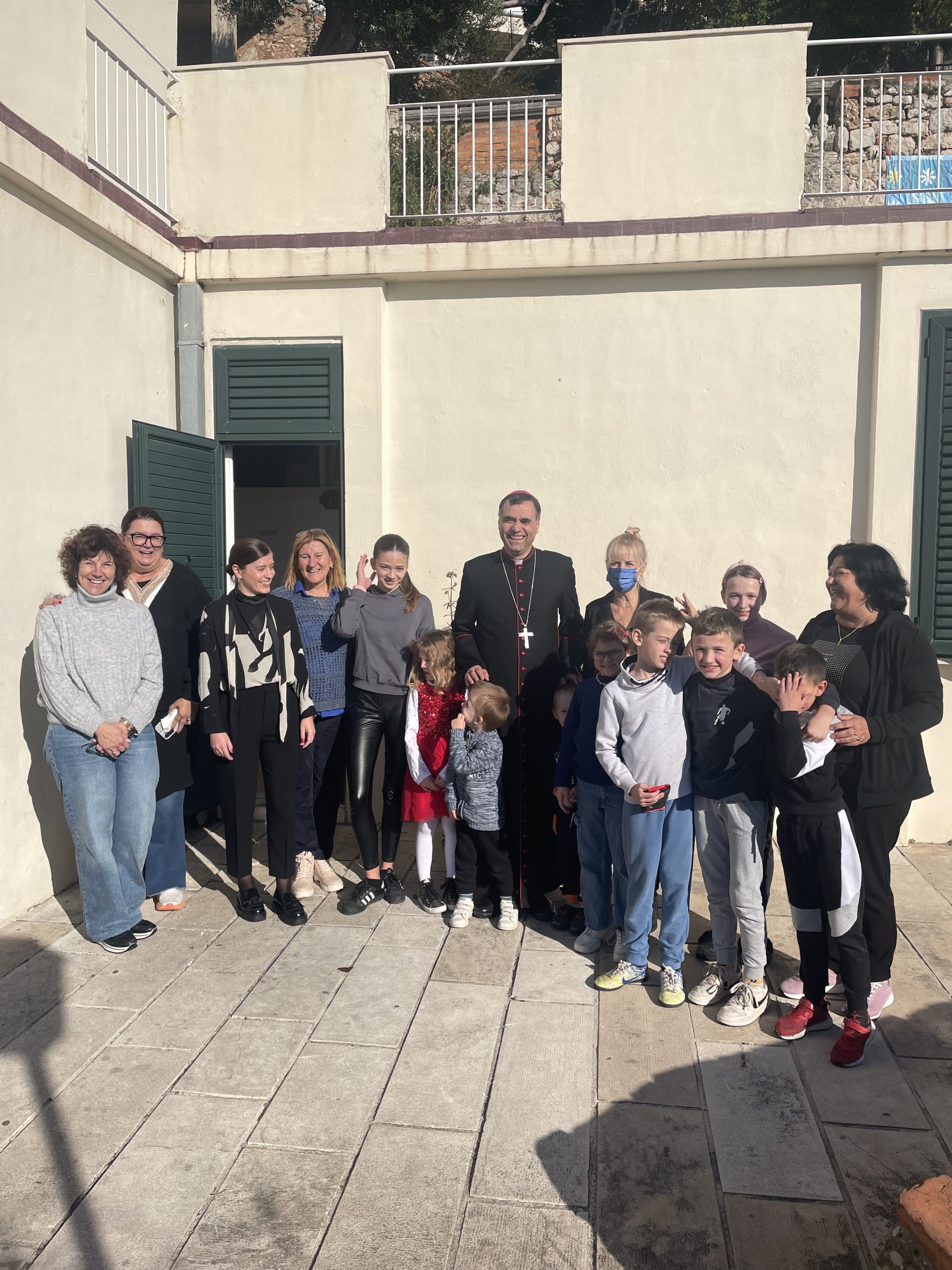 Tradicionalno na blagdan Nevine dječice 28. prosinca u posjet Centru Maslina, korisnicima i zaposlenicima, došao je biskup mons. Roko Glasnović. Biskup je djeci i mladima naglasio kako je važno bližnjima [&hellip;]