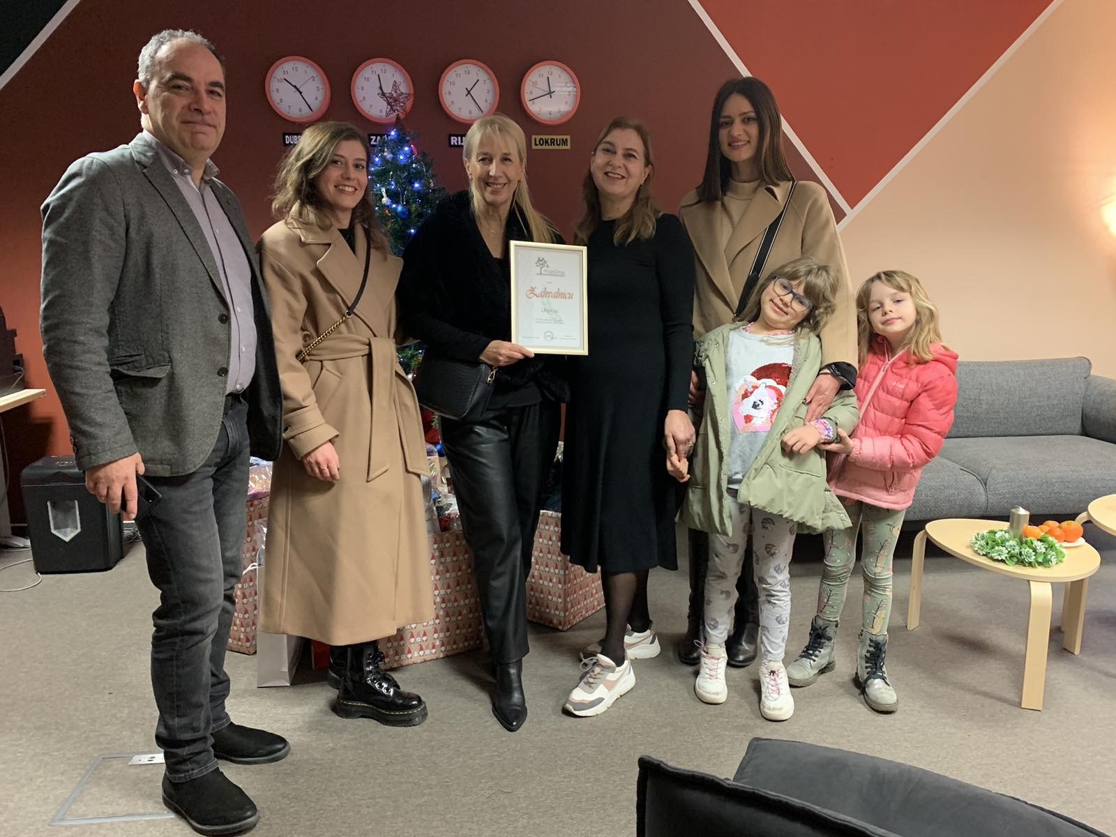 Dugogodišnji donator Centra Maslina, Laus CC, i ove je godine povodom blagdana darovao našu djecu i mlade te im razvukao osmijeh na lica. U svojim prostorijama zaposlenici Laus CC-a u […]